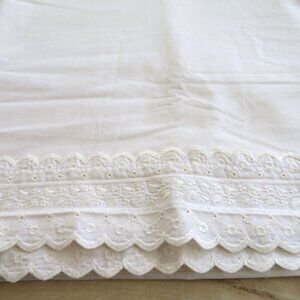 Vintage 90s Y2K JC Penny Queen Flat Sheet White Eyelet Embroidery Scalloped Edge